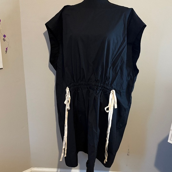 Banana Republic Black Sleeveless Mini Dress with White Drawstring - Picture 2 of 10